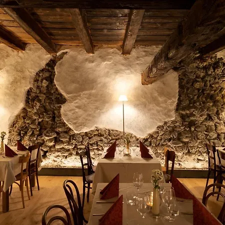 Roessl Bianco B&b&b Frühstückspension 3*